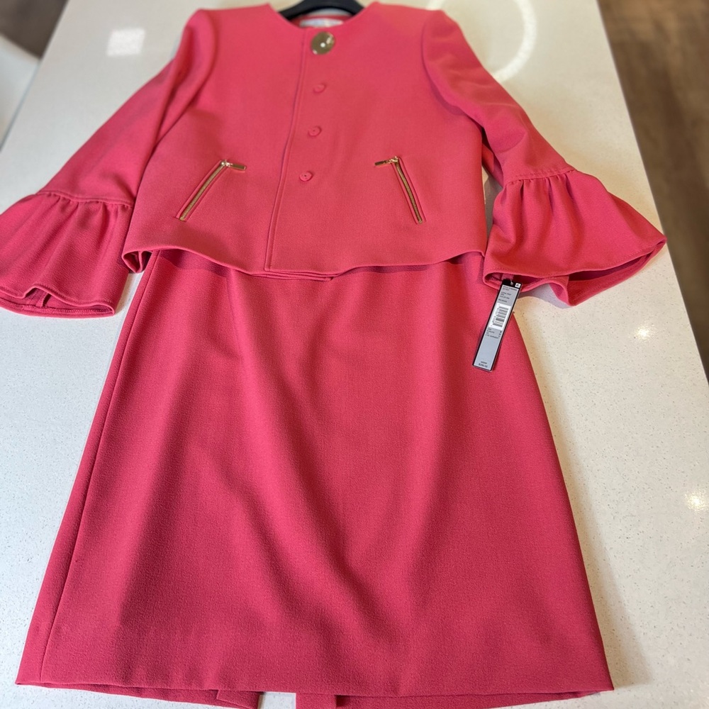 Tahari two piece suit set
